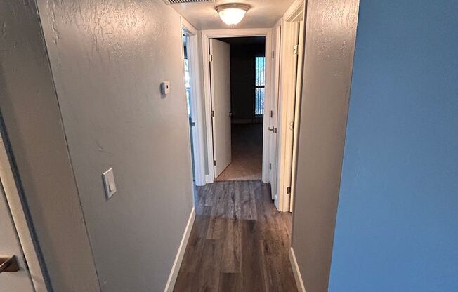 2 beds, 1 bath, 930 sqft, $1,109, Unit 009