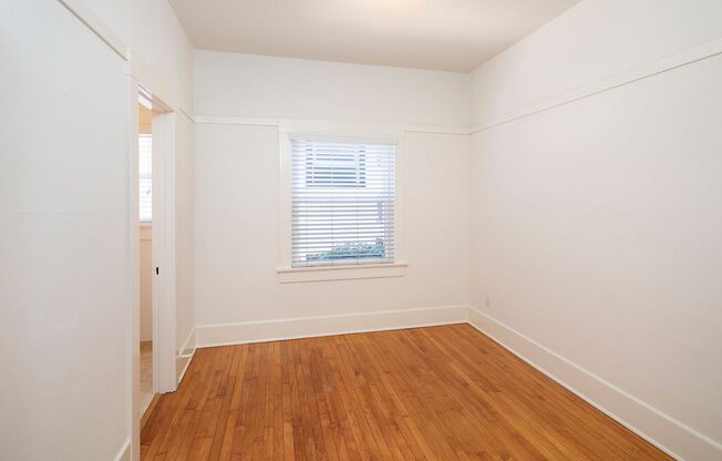 *OPEN HOUSE: 3/8 11AM-12PM*Bright 1 Bedroom Near Downtown/Bankers Hill with Extra Storage