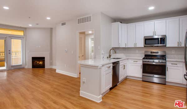 2 beds, 3 baths, 1,146 sqft, $4,358, Unit 1-316