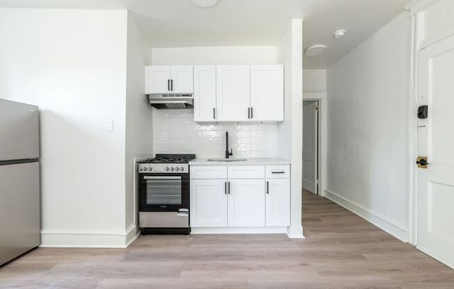 2 beds, 1 bath, 650 sqft, $1,420, Unit A1