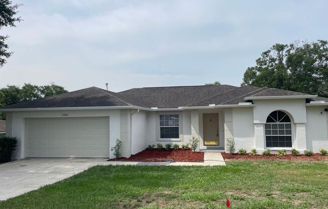 4Br/ 2Bath Home In Clermont - Available Now!