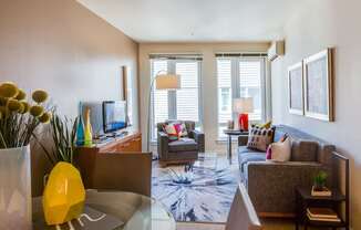 The Matisse apartments for rent in Downtown Portland - Modern living/dining room