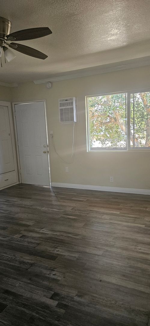 Studio, 1 bath, $1,450