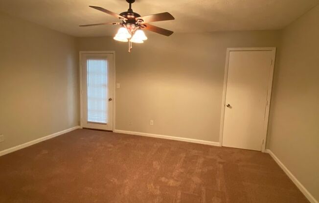 2 beds, 2.5 baths, 1,216 sqft, $1,400, Unit B