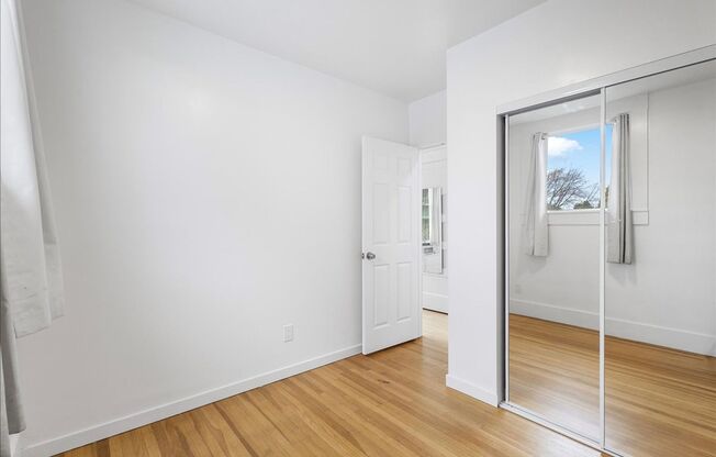 2118 Clinton Ave #B - 1 bedroom | 1 bath | Upper unit