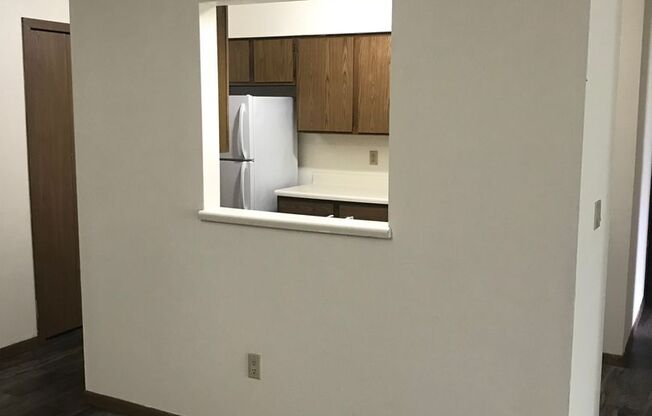 3 beds, 1 bath, 1,040 sqft, $1,695, Unit 3164-207