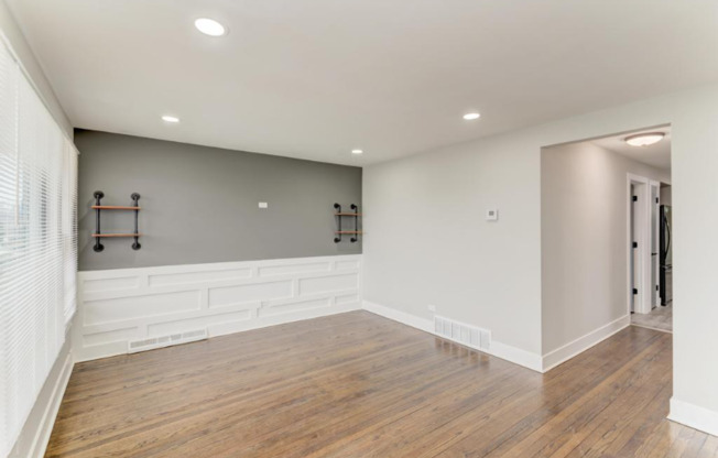 11209 S LAFLIN
