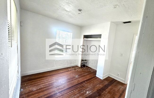 708 NE 4 ST