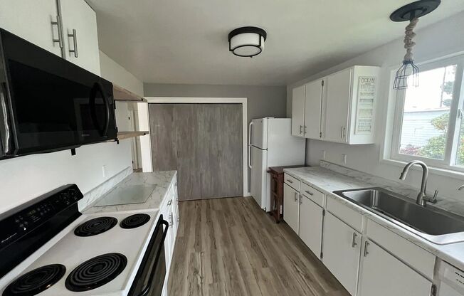 2 beds, 1 bath, $1,750