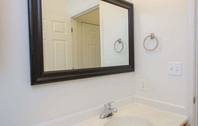 2 beds, 2 baths, 1,650 sqft, $2,135