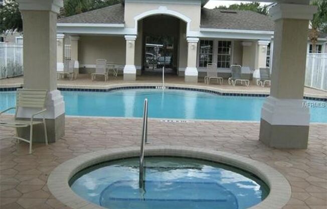 Beautiful 2/2 Relaxing Courtyard Balcony View @Altamonte Springs.