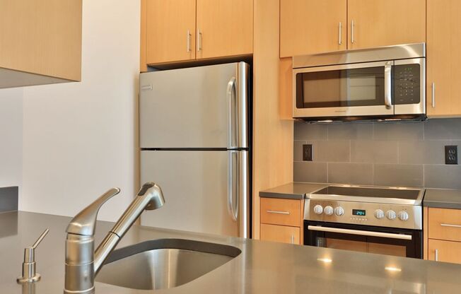 2 beds, 1 bath, $4,350, Unit 409