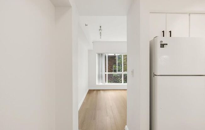 1 bed, 1 bath, 660 sqft, $1,600, Unit 404