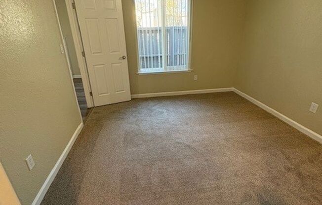 2 beds, 2 baths, 900 sqft, $2,015, Unit 156