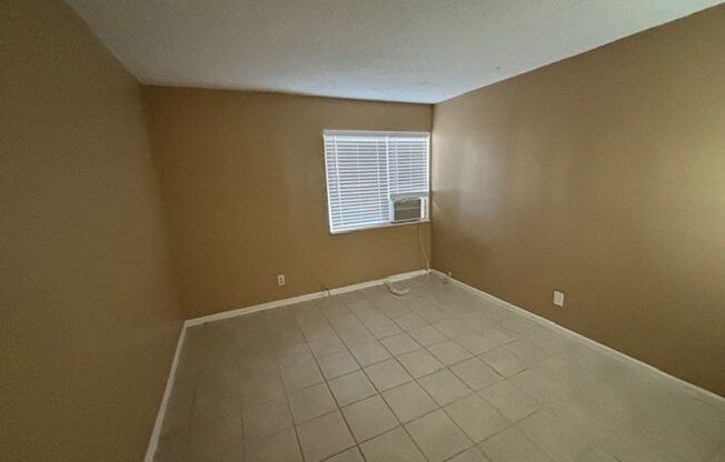 1 bed, 1 bath, $1,195, Unit # 36