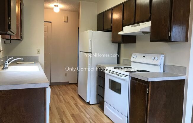 2 beds, 1 bath, $1,699, Unit 730 W Powell Blvd