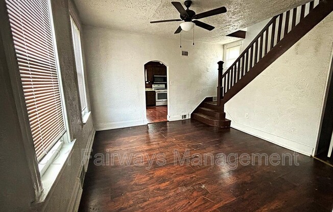 215 N 4 ST