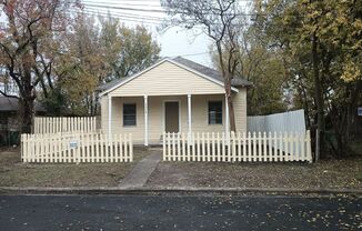 Charming 3-bedroom, 1-bath home in Houston 77026. Move-In Ready!