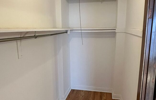 Studio, 1 bath, 320 sqft, $1,325, Unit 225-211