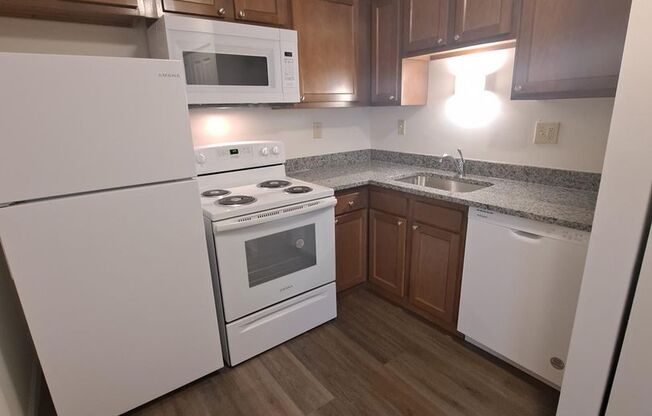 2 beds, 1 bath, 800 sqft, $1,075, Unit 190306