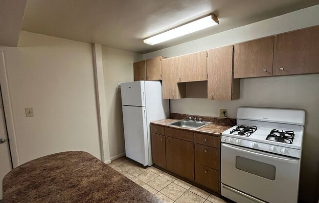 2 beds, 1 bath, 650 sqft, $1,210, Unit 4229 #A