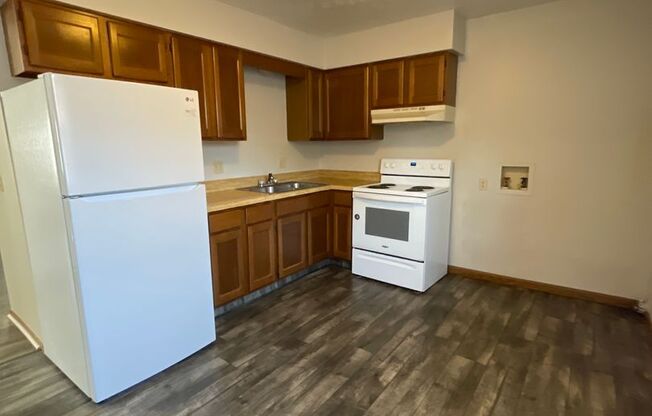 2 beds, 1 bath, $935