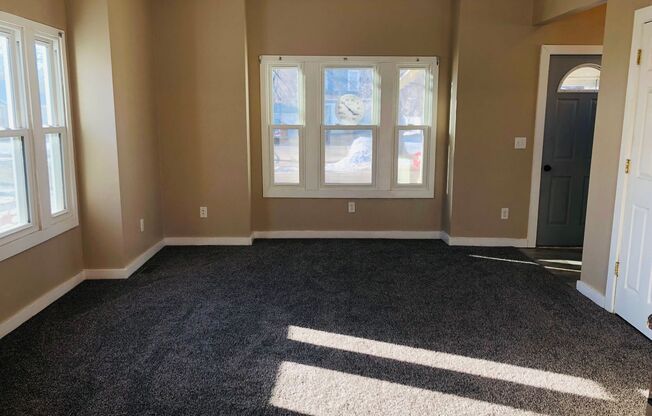 2 beds, 1 bath, $1,195