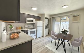 1105 1109 W 14 AVE