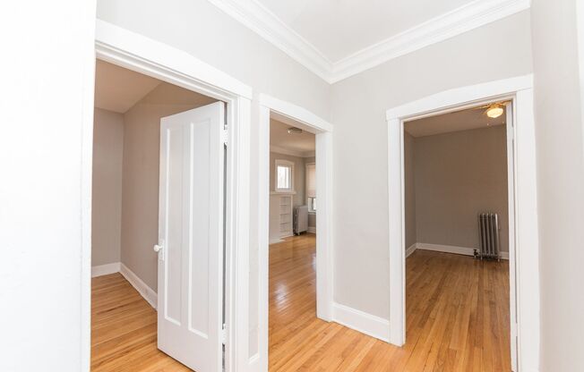 3 beds, 1 bath, 1,000 sqft, $2,195, Unit 1832 - 2B