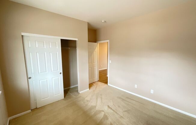 4 beds, 3 baths, $2,550