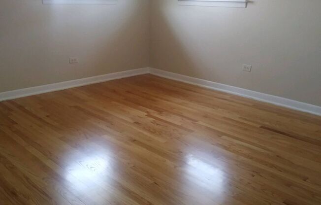9448 Glenlake LLC