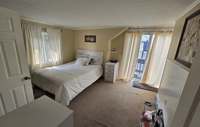 2 beds, 1 bath, 700 sqft, $1,750, Unit 3