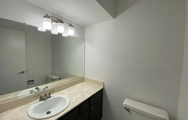 Mountain View-Spacious 4-Bedroom Mountain View Home in Desirable Community