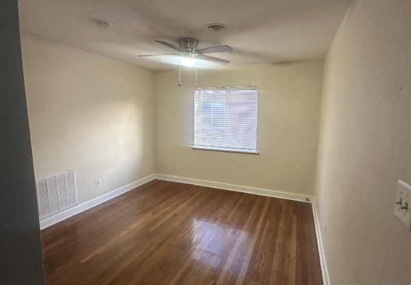 4219 Chamberlayne Ave