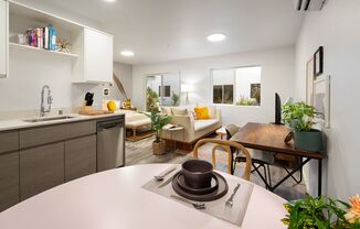 Studio, 1 bath, 480 sqft, $1,399, Unit 301