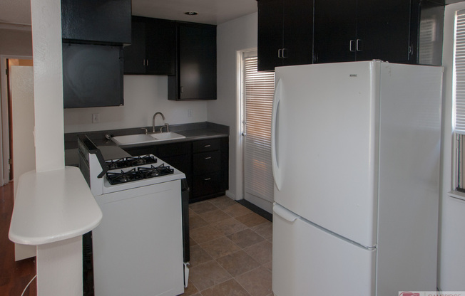 2 beds, 2 baths, $3,295