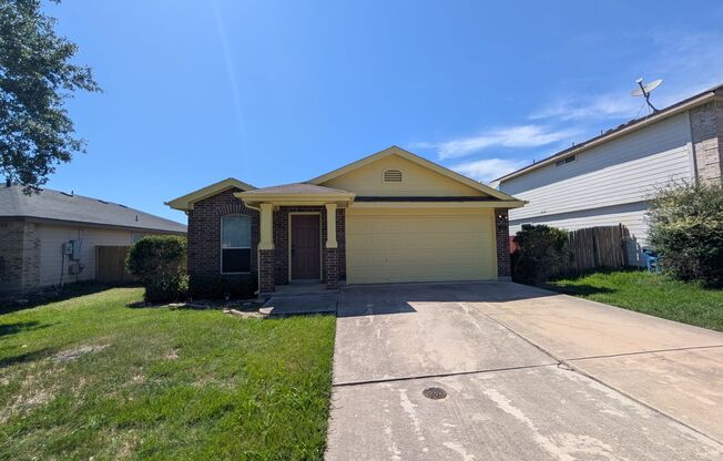 3/2/2 in Quail Valley / Fridge, Washer, Dryer Included / Owner Pays to Mow & Trim Yard / Large Deck in Backyard / CISD