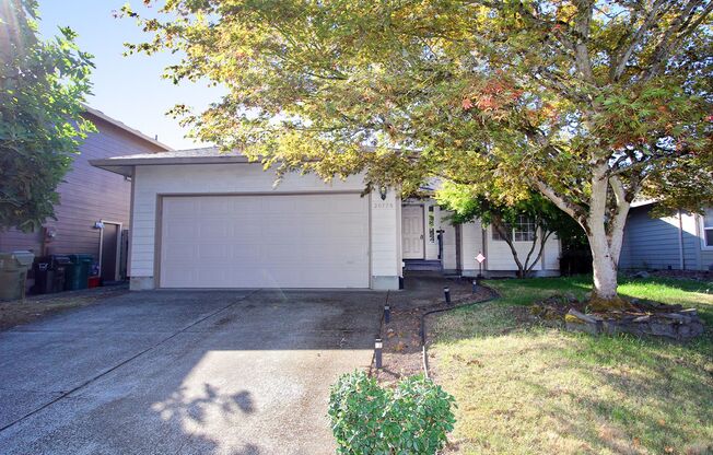 Gorgeous 3 Bedroom Aloha House with Attached 2 Car Garage