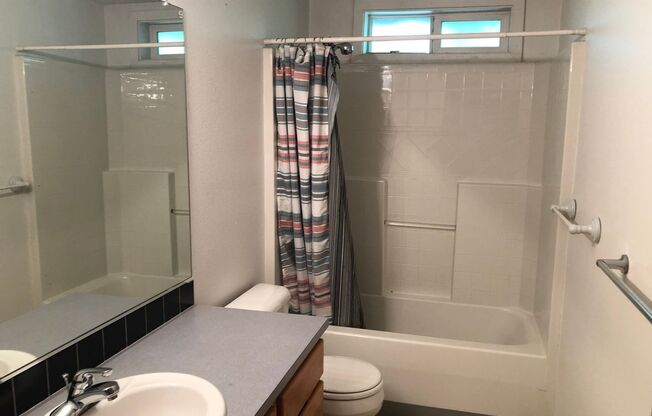 3 Bed, 2 Bath with Garage, W/D, and Fenced Yard in Montavilla