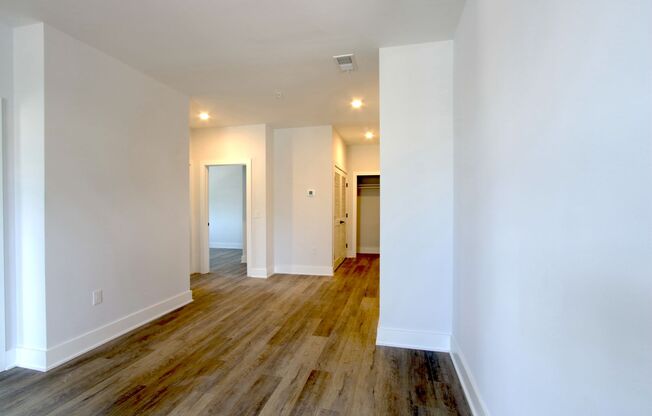 2 beds, 2 baths, 941 sqft, $1,558.33, Unit 305