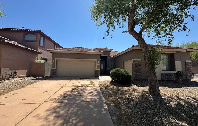 BEAUTIFUL 4 BEDROOM 2 BATHROOM HOME IN PHOENIX