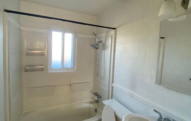 Cute As A Bug 3/1!  (PLEASE READ ENTIRE AD PRIOR TO CALLING AGENT FOR VIEWING)