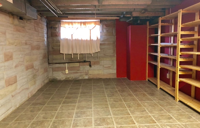 2 beds, 1 bath, $1,550