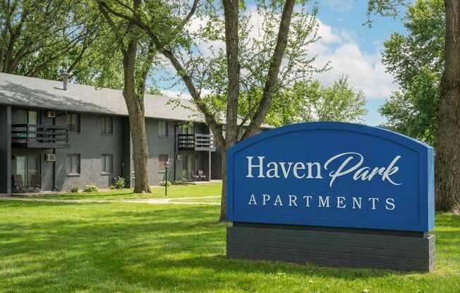 2 beds, 1 bath, 895 sqft, $1,399, Unit 2426 - 7