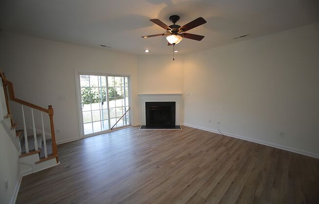 3 beds, 2.5 baths, $1,745, Unit Unit 26