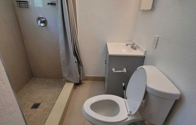 2751 NW 58TH TER LAUDERHILL, FL 33313