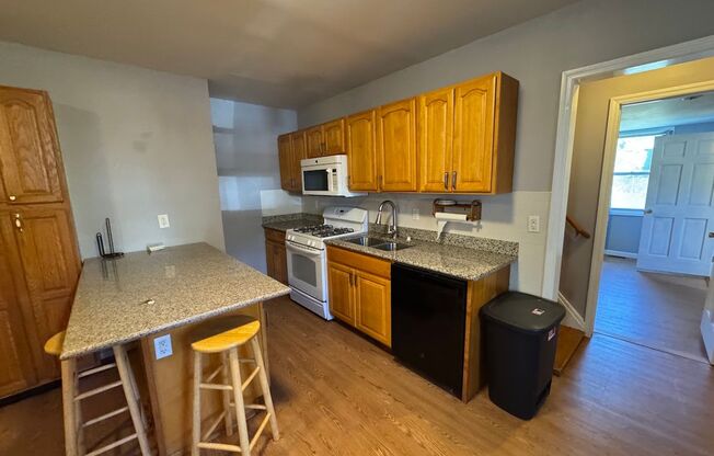 53 Bates St 1 & 2