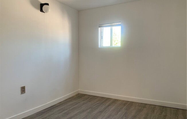 Studio, 700 sqft, $1,900