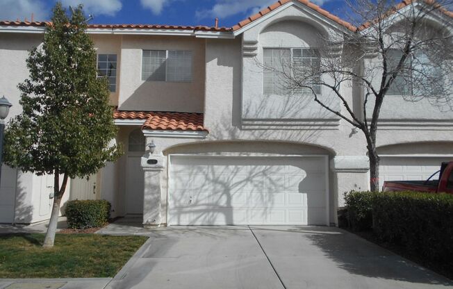 Beautiful townhouse located in the vibrant city of Las Vegas!