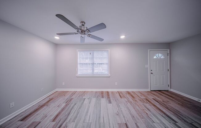 3 beds, 2.5 baths, 1,250 sqft, $1,850, Unit 18-44